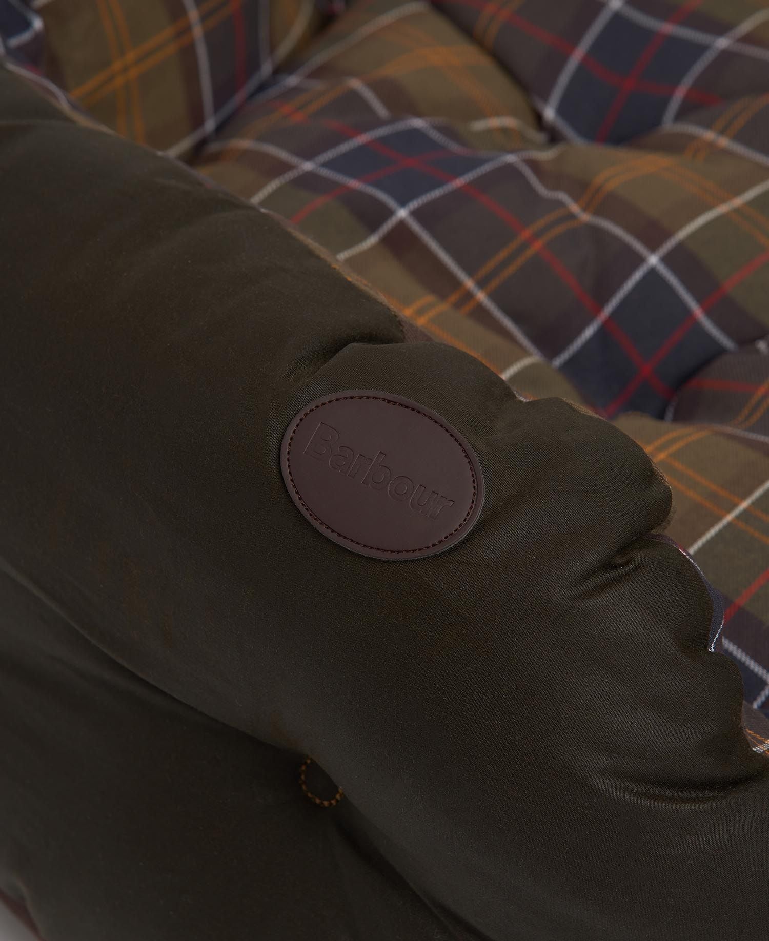 BARBOUR WAX/COTTON DOG BED 30 inch