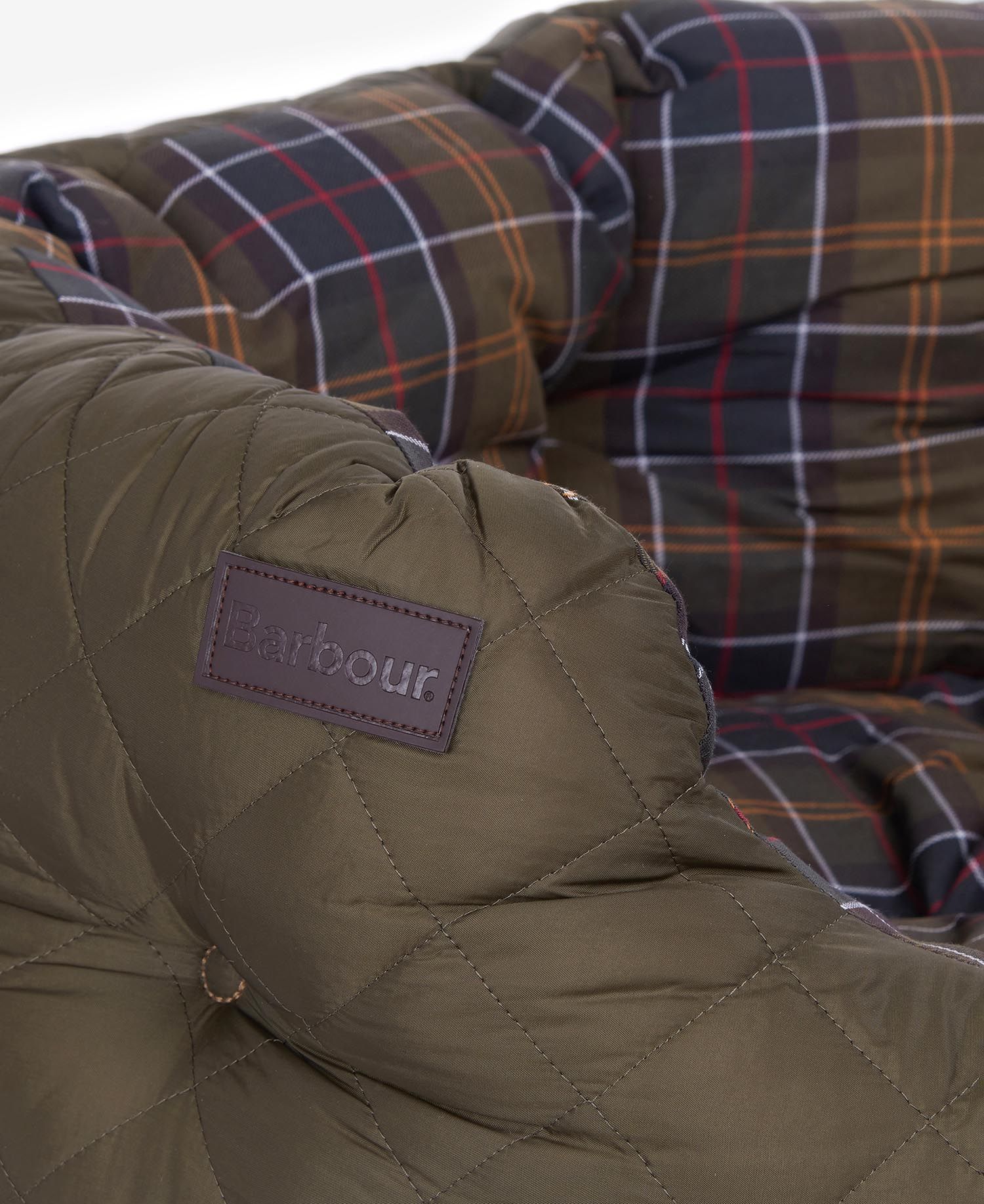 Barbour Quilted Dog Bed 35in DAC0021OL72 - final sale