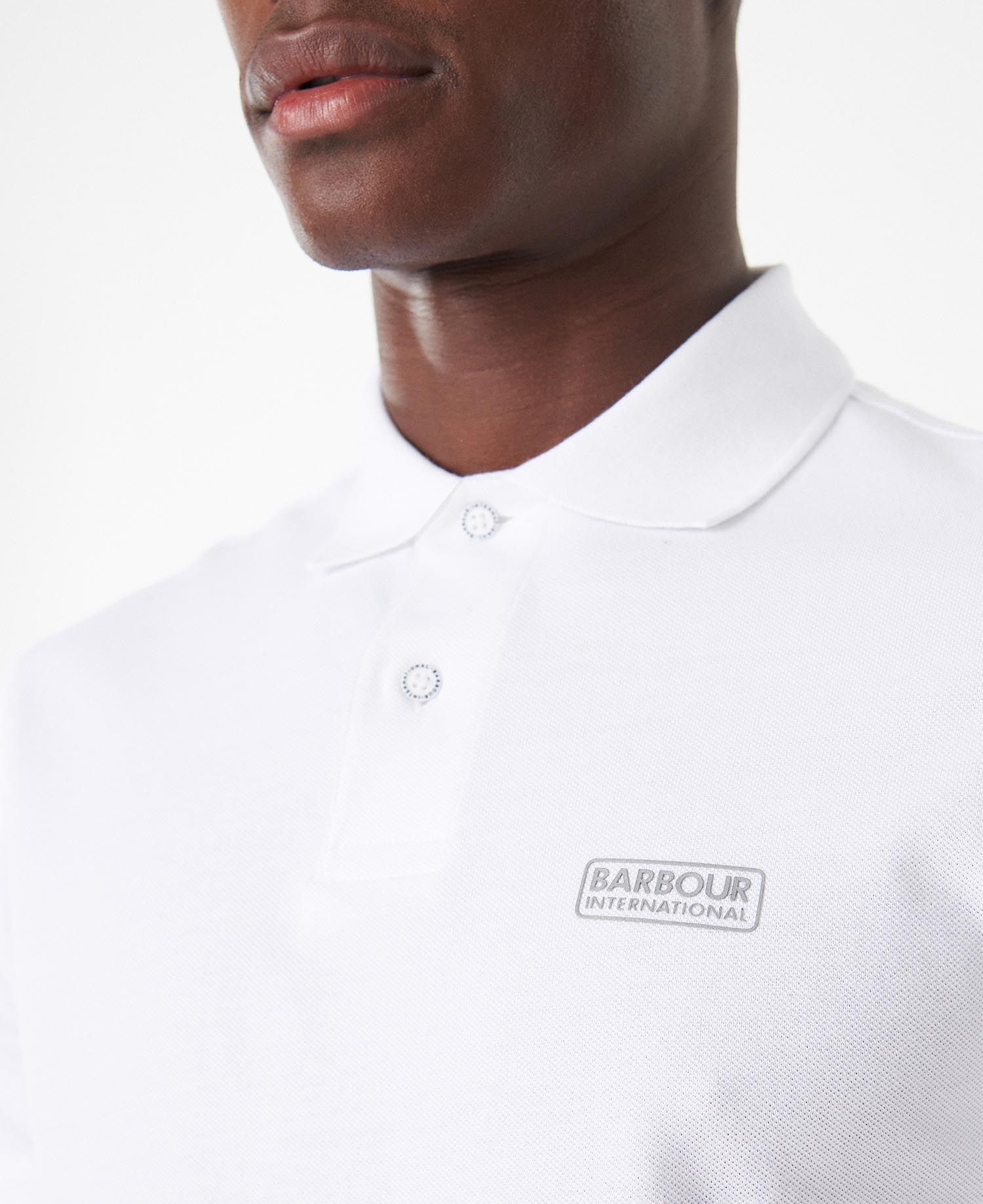 BARBOUR INTERNATIONAL International Polo Shirt Logo – WHITE